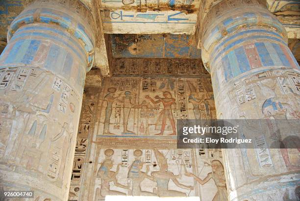 templo de ramses iii. medinet habu - luxor - egipto - temple body part stock pictures, royalty-free photos & images