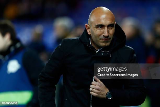 Coach Abelardo Fernandez of Deportivo Alaves during the La Liga Santander match between Deportivo Alaves v Levante at the Estadio de Mendizorroza on...