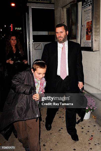 Rabbi Shmuley Boteach enters the West Side Jewish Center on November 01, 2009 in New York City.