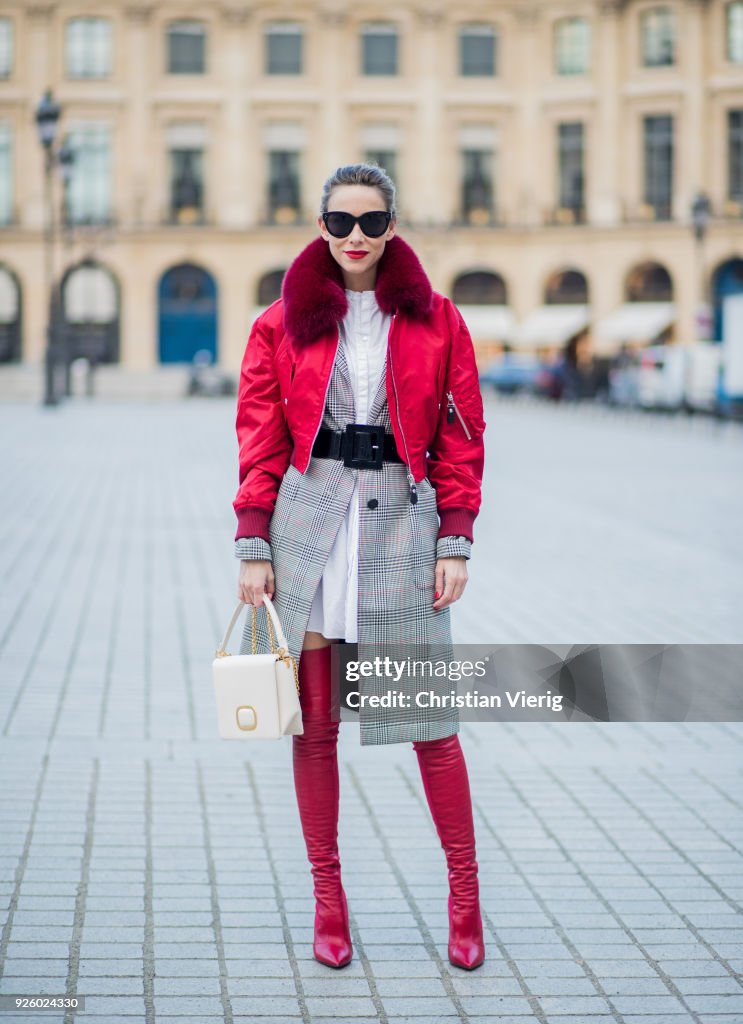 Street Style : Paris Fashion Week Womenswear Fall/Winter 2018/2019 : Day Three