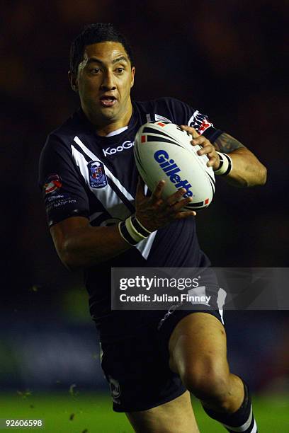 Benji Marshall of New Zealand runs with the ball during the Gillette Four Nations Rugby League match between Australia and New Zealand at The...