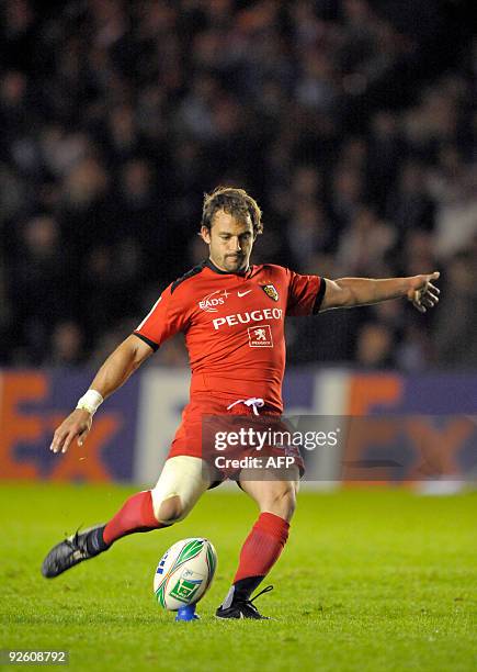 Toulouse scrum half Jean-Baptiste Elissalde in action during the Heineken Cup rugby union game between Harlequins and Toulouse at the Twickenham...