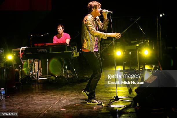 Tim Rice-Oxley, playing a Yamaha CP-70 keyboard, and Tom Chaplin of Keane perform on stage at Club Ciudad on March 7th, 2009 in Buenos Aires,...