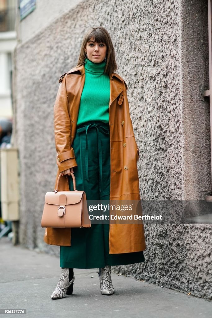 Street Style : Paris Fashion Week Womenswear Fall/Winter 2018/2019 : Day Four