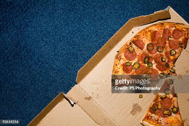 open pizza box - box in open photos et images de collection