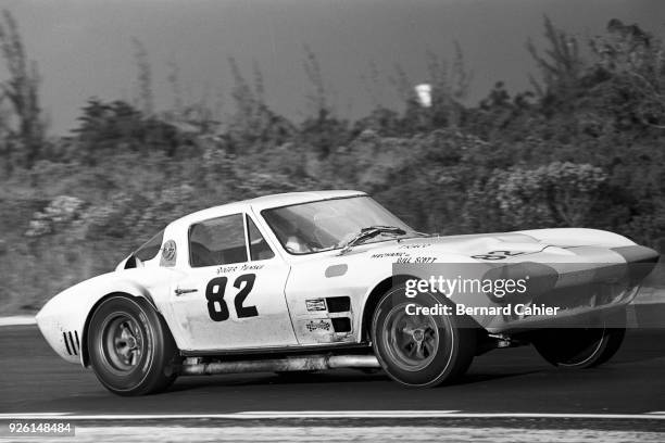 Roger Penske, Chevrolet Corvette Grand Sport, Nassau Speed Week, Nassau, 29 November 1964.