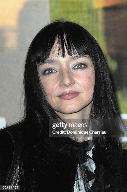 Maria De Medeiros attends "Les Herbes Folles" Paris Premiere at Cinematheque Francaise on November 2, 2009 in Paris, France.