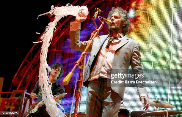 Wayne Coyne of The Flaming Lips performs at the 2009 Voodoo Experience at City Park on November 1, 2009 in New Orleans, Louisiana.