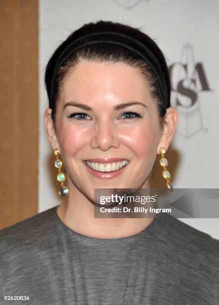 Actress Lauren Graham attends the 25th Annual Artios Awards at Hyatt Regency Century Plaza on November 2, 2009 in Century City, California.