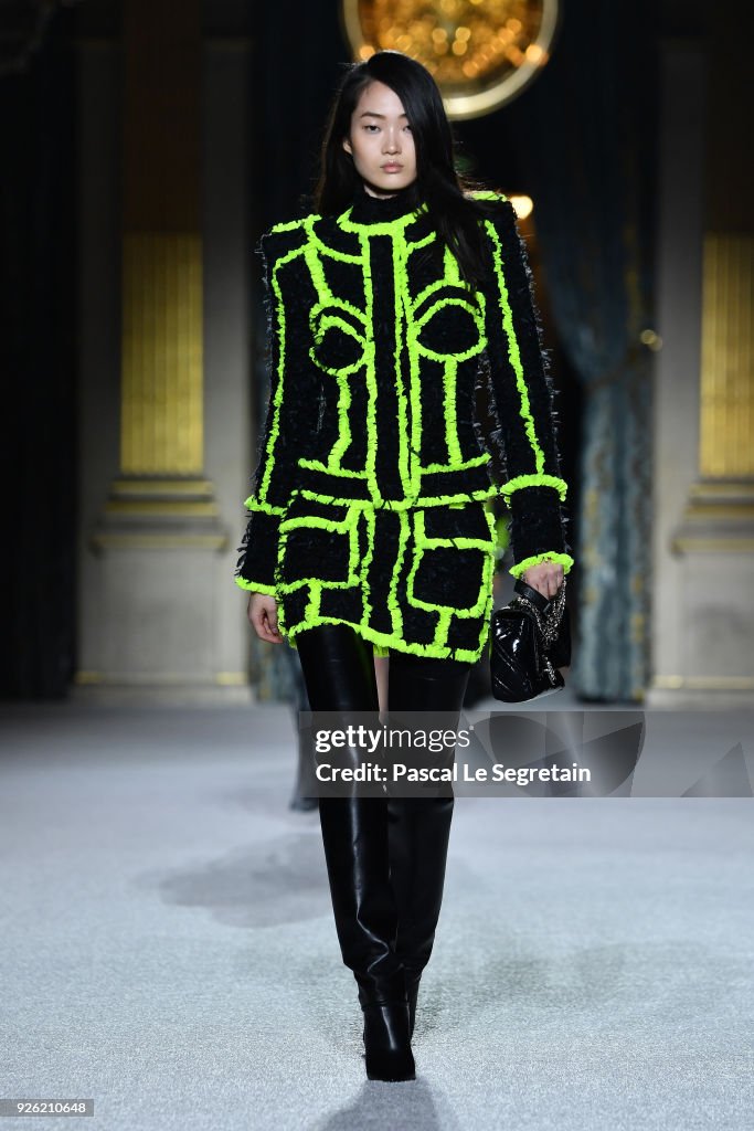 Balmain : Runway - Paris Fashion Week Womenswear Fall/Winter 2018/2019
