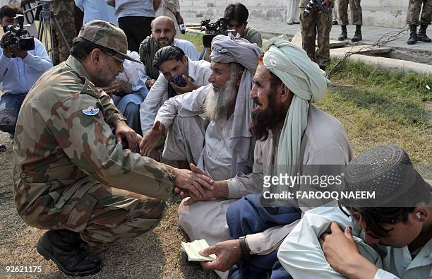 Pakistan-unrest-northwest-aid,FOCUS by Ian Timberlake This picture taken October 28, 2009 shows chairman of the Pakistan Special Support Group, Lt....
