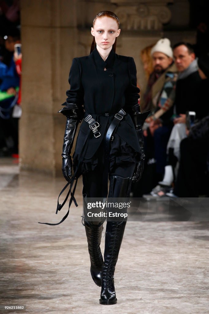 Ann Demeulemeester : Runway - Paris Fashion Week Womenswear Fall/Winter 2018/2019