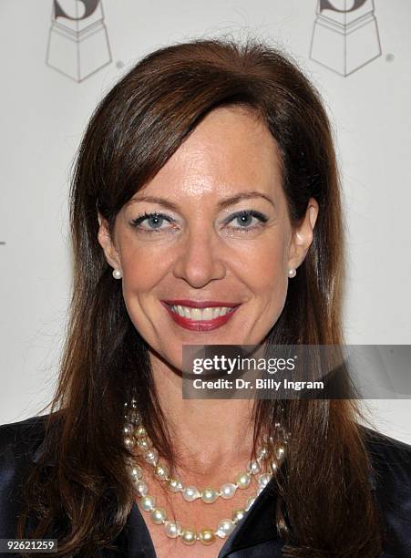 Actress Allison Janney attends the 25th Annual Artios Awards at Hyatt Regency Century Plaza on November 2, 2009 in Century City, California.