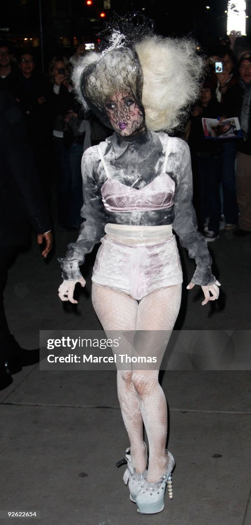 Celebrity Sightings in New York - November 1, 2009