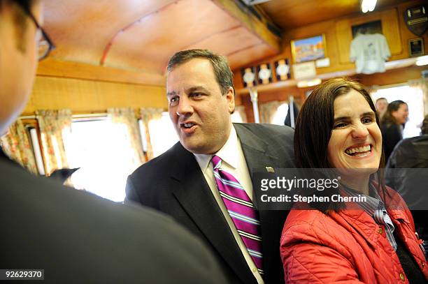 Republican New Jersey Gubernatorial hopeful Chris Christie and wife Mary Pat Christie greet patrons at the Summit Diner while making a campaign stop...
