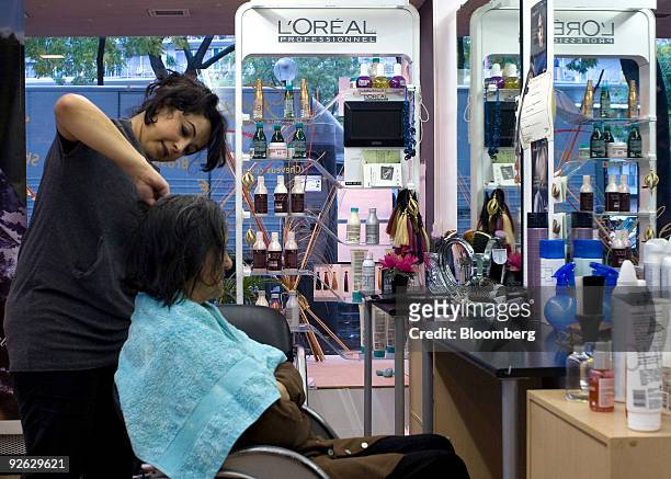 13 Inside Loreal Hair Salon Photos and Premium High Res Pictures - Getty  Images