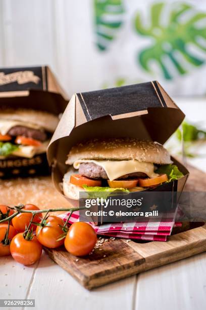 hamburger - cibo stock-fotos und bilder