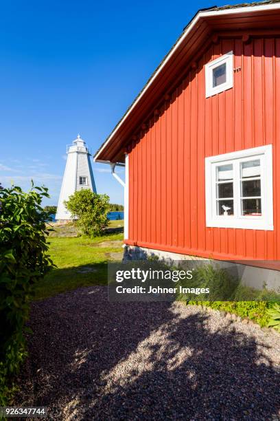 lighthouse on coast - lake vanern stock pictures, royalty-free photos & images