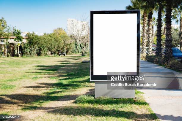 blank billboard - blank placard stock pictures, royalty-free photos & images