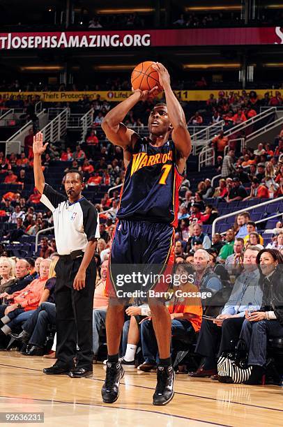 Kelenna Azubuike of the Golden State Warriors shoots a jump shot during the game against the Phoenix Suns at US Airways Center on October 30, 2009 in...