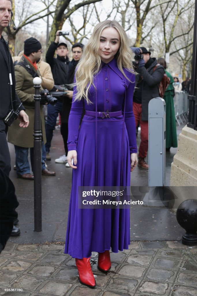 Street Style : Paris Fashion Week Womenswear Fall/Winter 2018/2019 : Day Five
