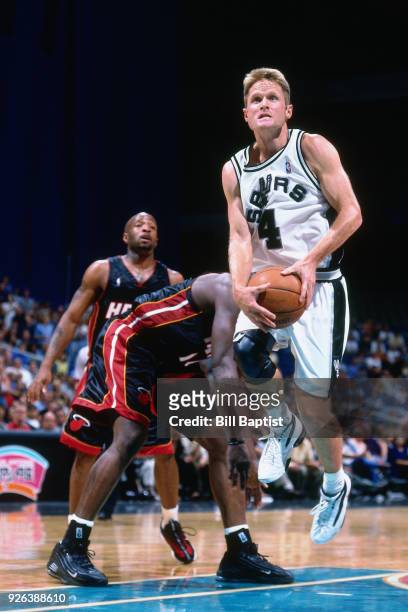 Steve Kerr of the San Antonio Spurs shoots during a game played circa 2001 at the Alamo dome in San Antonio, Texas. NOTE TO USER: User expressly...