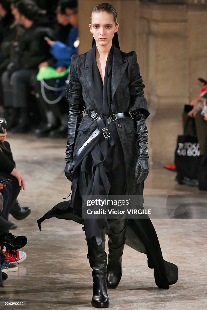 Ann Demeulemeester : Runway - Paris Fashion Week Womenswear Fall/Winter 2018/2019