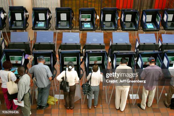 Interactive Polling Photos and Premium High Res Pictures - Getty Images