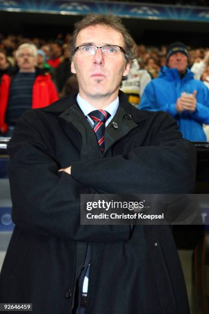 Head coach Laurent Blanc of Bordeaux looks on before the UEFA Champions League Group A match between FC Bayern Muenchen and Bordeaux at the Allianz...
