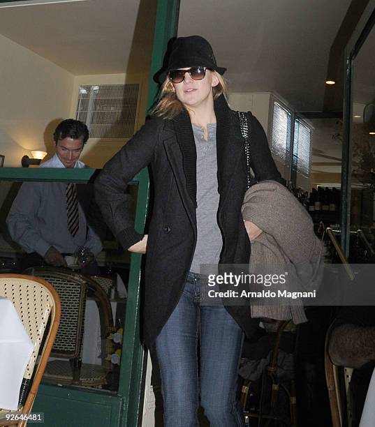 Kate Hudson is seen after having lunch at Le Bilboquet on November 3, 2009 in New York City.