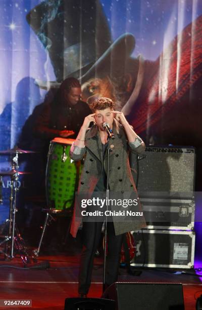 Daniel Merriweather performs before the annual switch on of Regent Street Christmas Lights on November 3, 2009 in London, England.