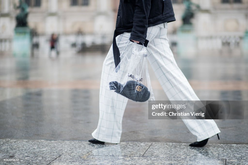 Street Style : Paris Fashion Week Womenswear Fall/Winter 2018/2019 : Day Five