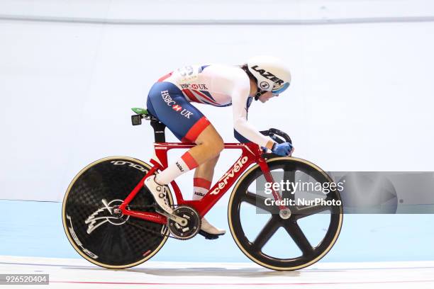 Elinor Barker competes during the women's omnium during the UCI Track Cycling World Championships in Apeldoorn on March 2, 2018.