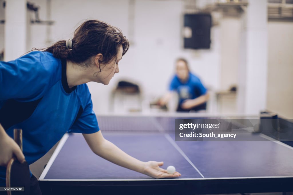 Torneio de tênis de mesa de meninas