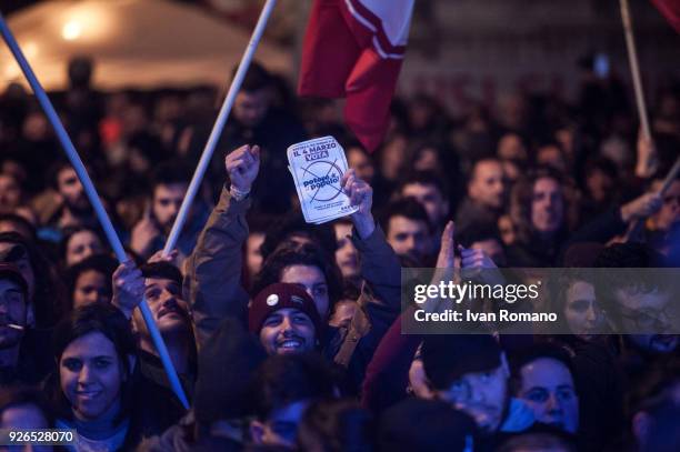 Viola Carofalo, leader of the extreme left party "Power to the People", closes his electoral campaign in Piazza Dante on March 2, 2018 in Naples,...