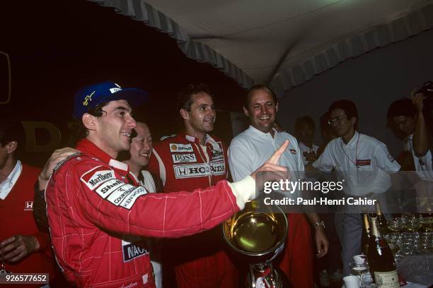 Ayrton Senna, Nobuhiro Kawamoto, Gerhard Berger, Ron Dennis, McLaren-Honda MP4/6, Grand Prix of Japan, Suzuka Circuit, 20 October 1991. Ayrton Senna...