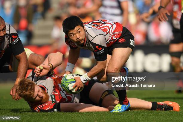 Fumiaki Tanaka of Sunwolves passes the ball during the Super Rugby round 3 match between Sunwolves and Rebels at the Prince Chichibu Memorial Ground...