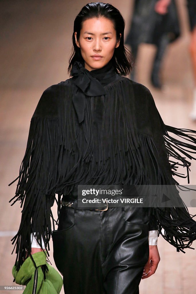 Isabel Marant : Runway - Paris Fashion Week Womenswear Fall/Winter 2018/2019