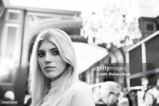 Devon Ridenour 2,165 Richard Devon Stock Photos, High-Res Pictures, and Images - Getty ...