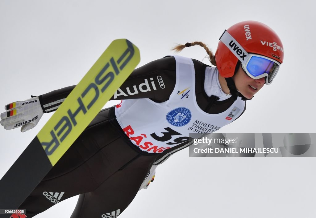 SKI-JUMPING-WOMEN