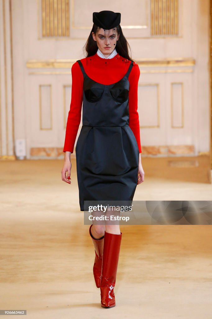 Nina Ricci : Runway - Paris Fashion Week Womenswear Fall/Winter 2018/2019