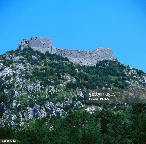 Chateau de Montsegur. Ariege Pyrenees, Languedoc, France. Former fortress, one of the 'Cathar castles', dated in 12-13th centuries, it was rebuilt...