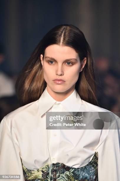 Luna Bijl walks the runway during the Off-White show as part of the Paris Fashion Week Womenswear Fall/Winter 2018/2019 on March 1, 2018 in Paris,...