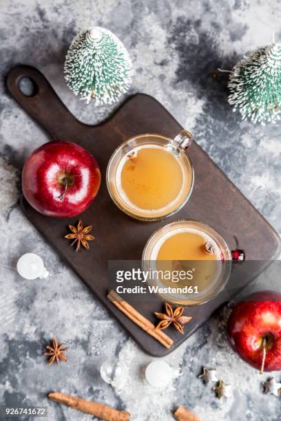 apple punch, apple, cinnamon, star anise - apfelpunsch stock-fotos und bilder