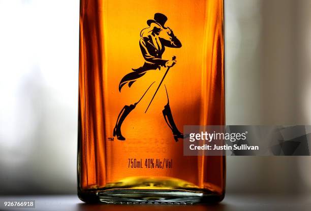 teller Lagere school Corroderen 764 fotos de stock e banco de imagens de Johnnie Walker Whisky - Getty  Images