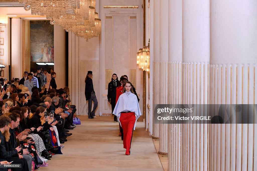 Nina Ricci : Runway - Paris Fashion Week Womenswear Fall/Winter 2018/2019