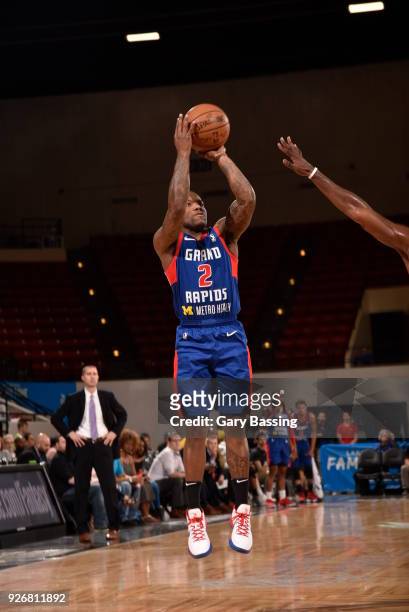 Kay Felder of the Grand Rapids Drive shoots the ball during the game against the Lakeland Magic on February 24, 2018 at RP Funding Center in...