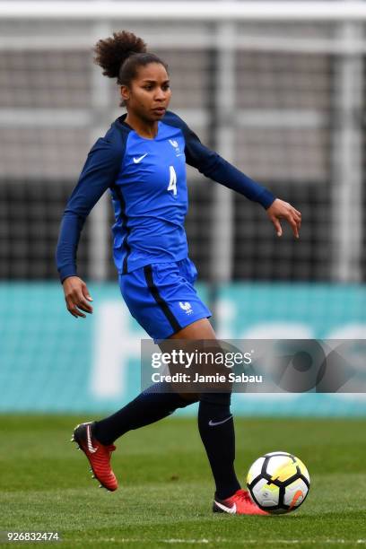 Laura Georges of France controls the ball against England on March 1, 2018 at MAPFRE Stadium in Columbus, Ohio. England defeated France 4-1.