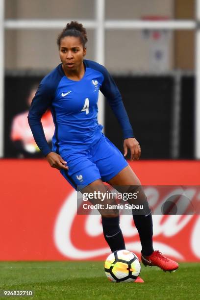 Laura Georges of France controls the ball against England on March 1, 2018 at MAPFRE Stadium in Columbus, Ohio. England defeated France 4-1.