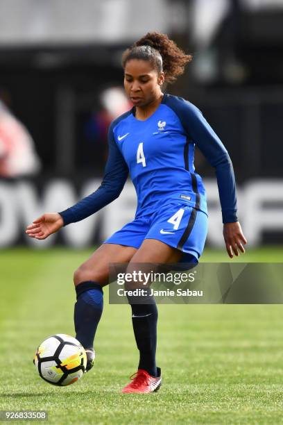 Laura Georges of France controls the ball against England on March 1, 2018 at MAPFRE Stadium in Columbus, Ohio. England defeated France 4-1.